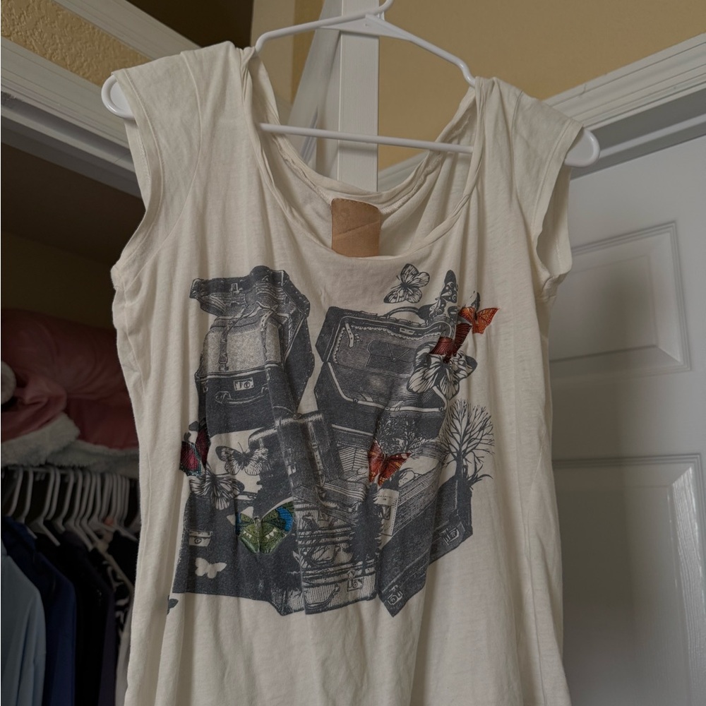 Graphic Print Cream Top